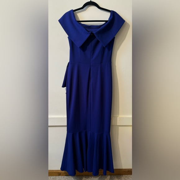 Betsy & Adam Women’s off shoulder side ruffle gown / Royal Blue / Size 8 - Picture 4 of 11